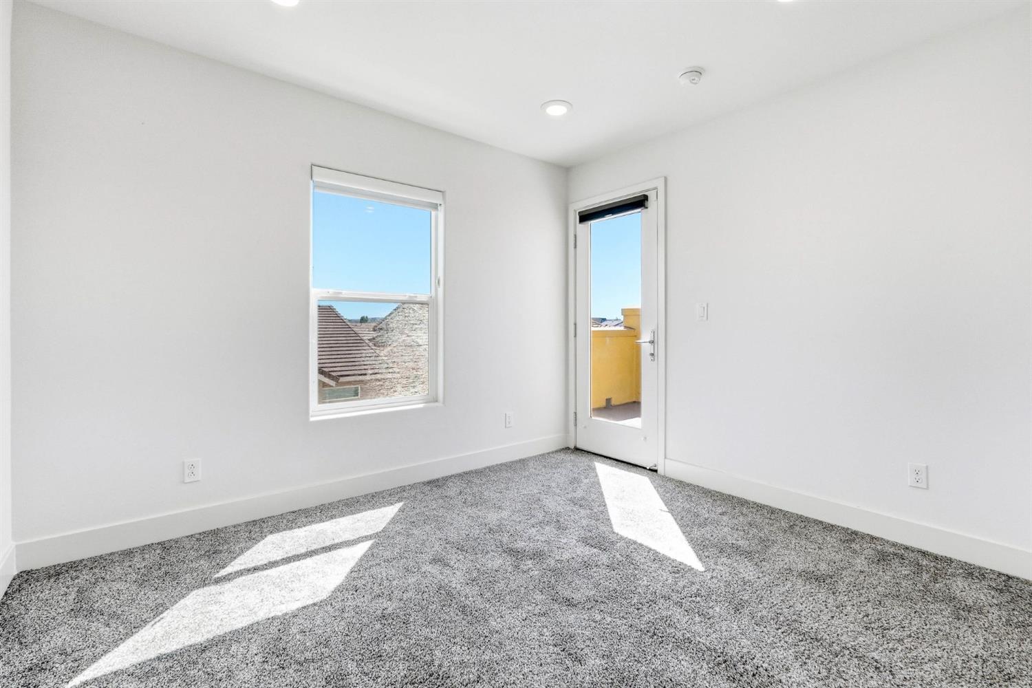2564 Prosper Road Sacramento, CA 95834 - Photo 26 of 46 an empty room with windows