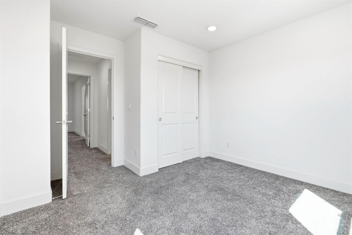 2564 Prosper Road Sacramento, CA 95834 - Photo 28 of 46 an empty room with a bathroom