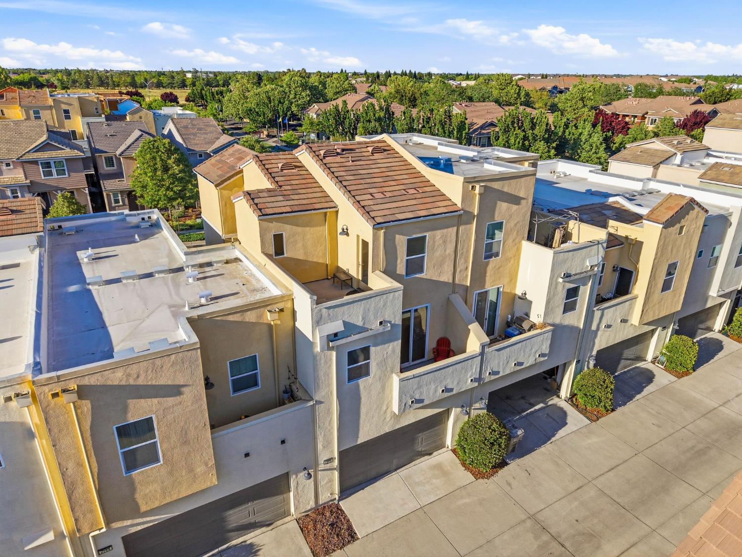 2564 Prosper Road Sacramento, CA 95834 - Photo 40 of 46 view of a city with tall buildings