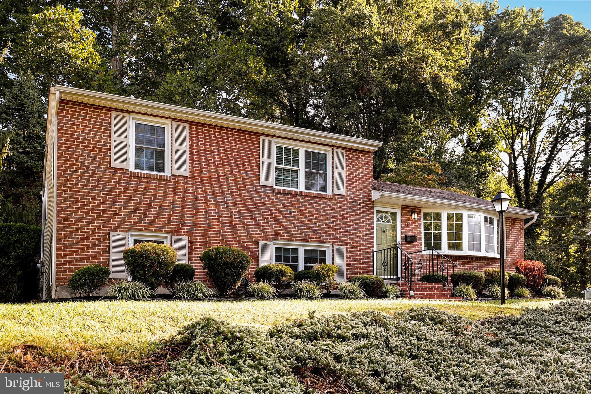 11 North Hilltop Road Baltimore, MD 21228 - Photo 1 of 37
