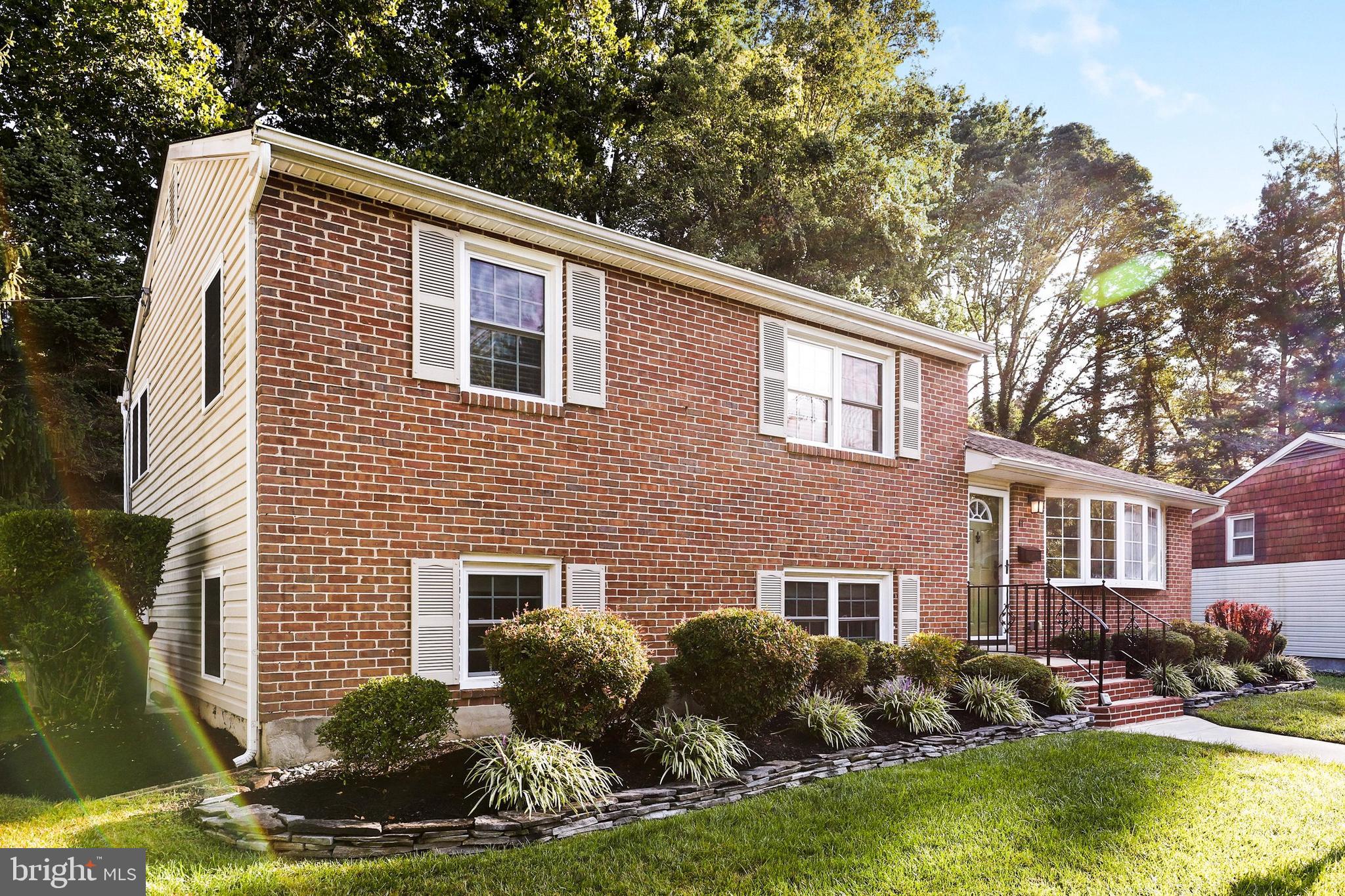 11 North Hilltop Road Baltimore, MD 21228 - Photo 4 of 37