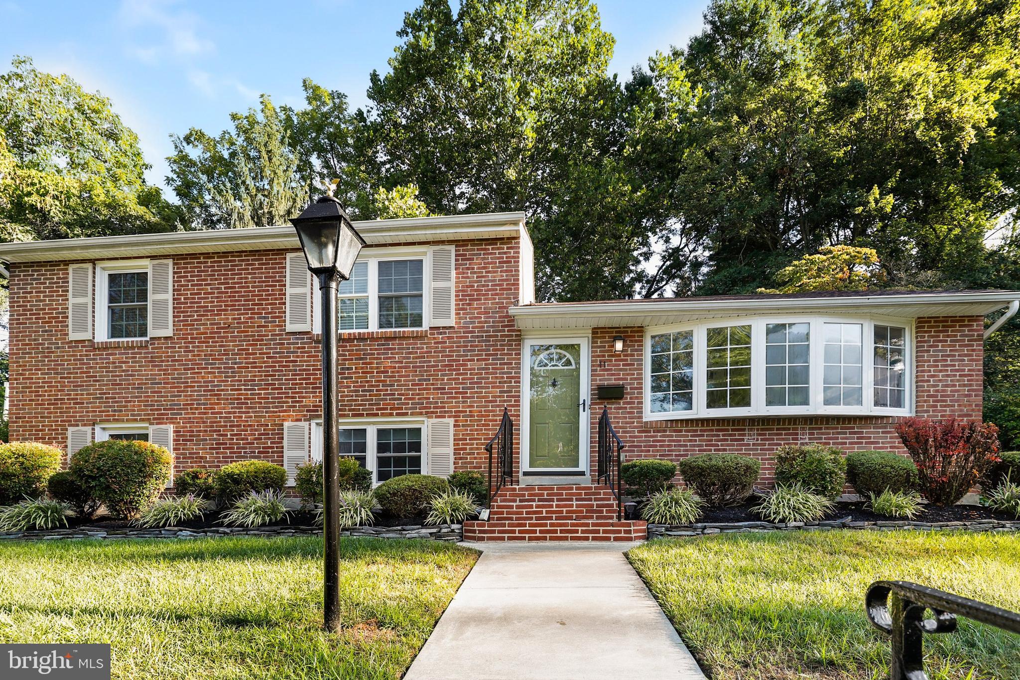 11 North Hilltop Road Baltimore, MD 21228 - Photo 7 of 37