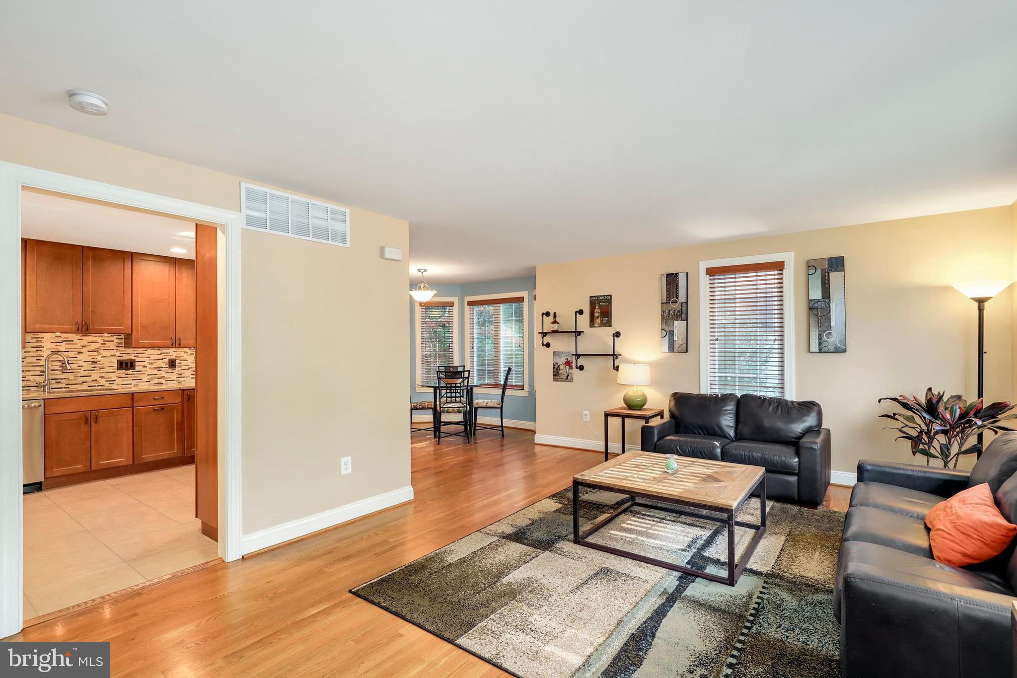 11 North Hilltop Road Baltimore, MD 21228 - Photo 8 of 37