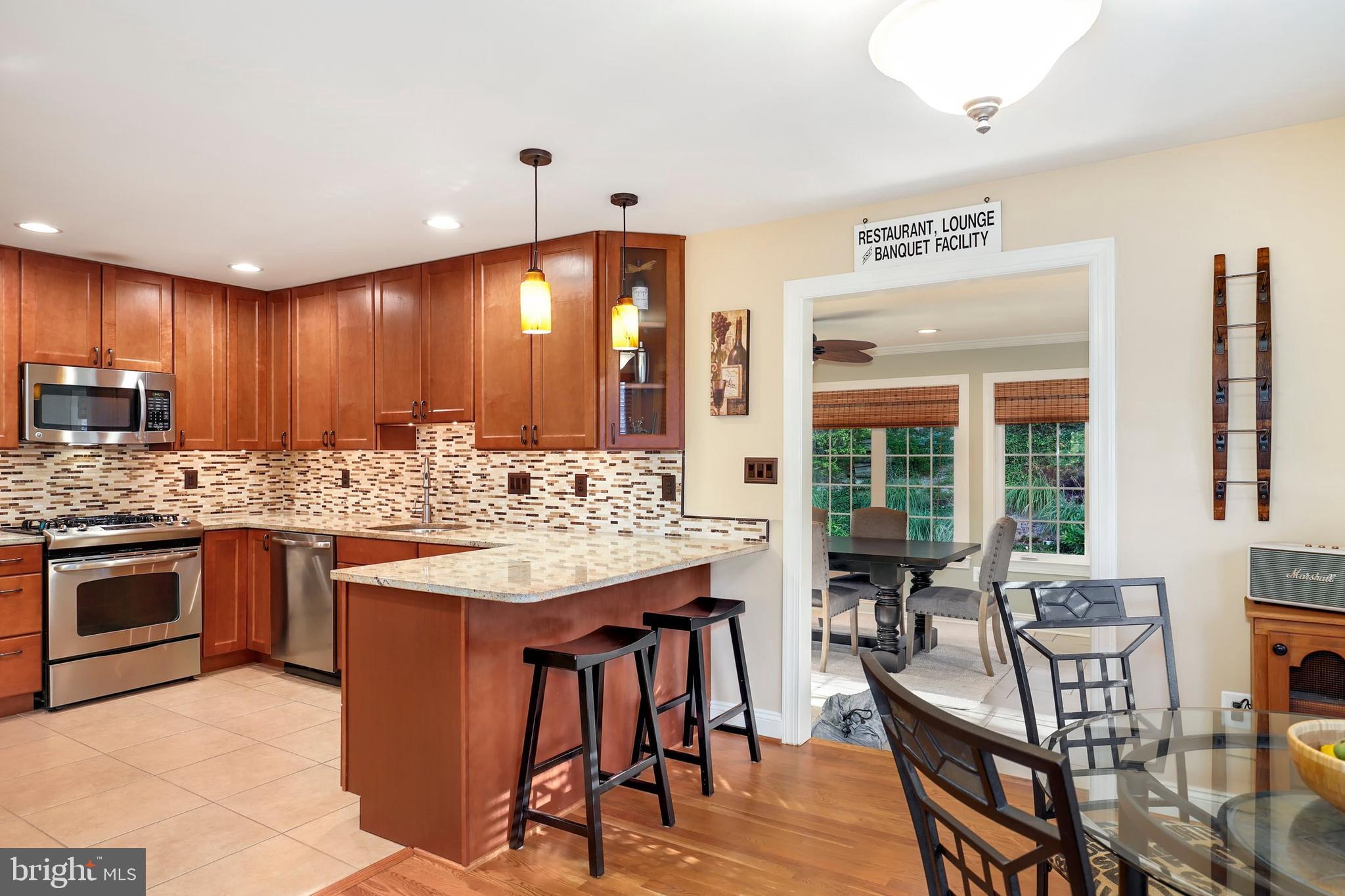 11 North Hilltop Road Baltimore, MD 21228 - Photo 10 of 37