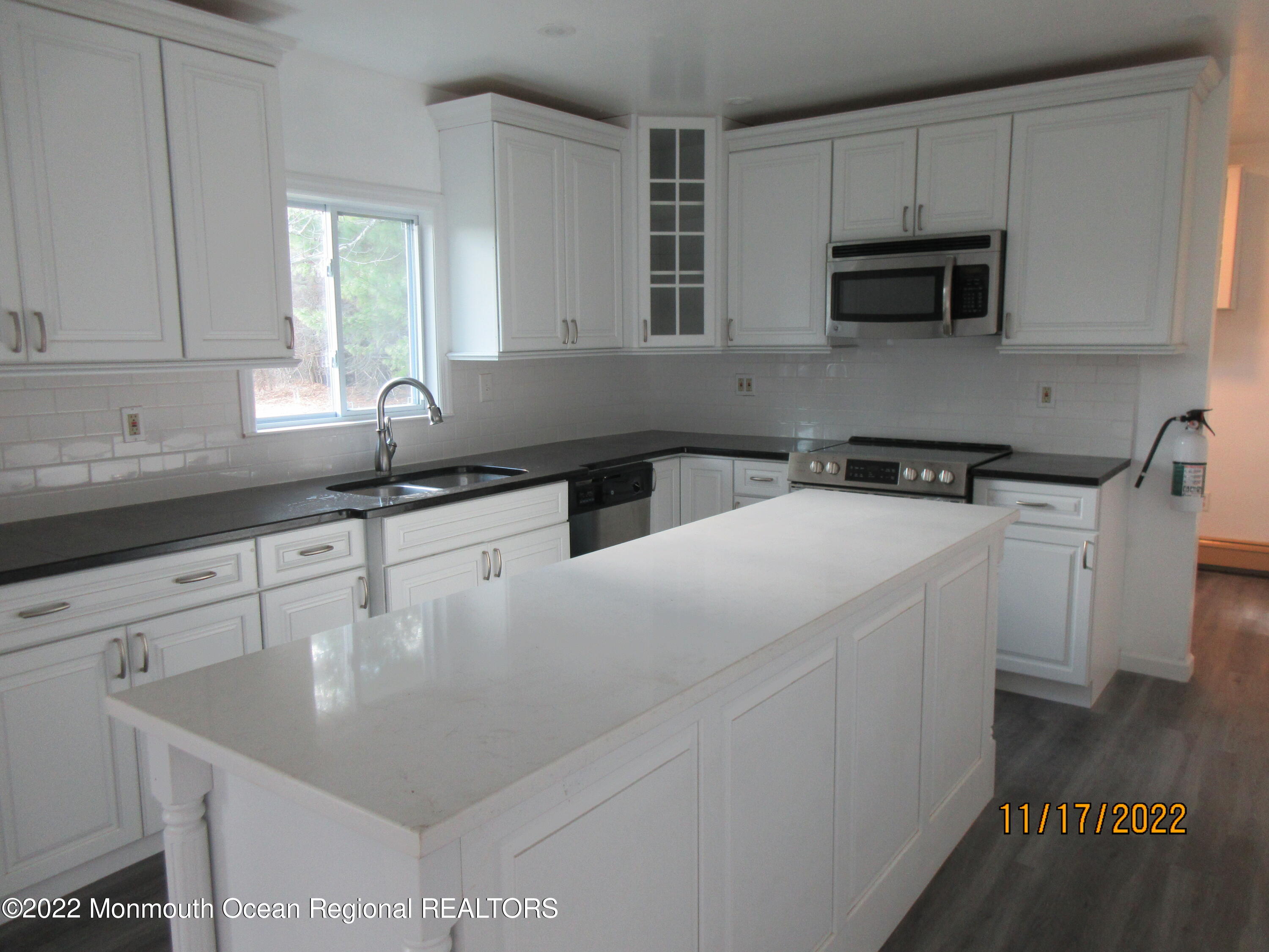 28 New Friendship Road Howell, NJ 07731 - Photo 3 of 29 IMG_2132