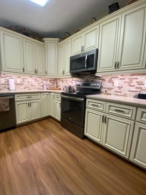 1601 Highway 441, Unit 10 Okeechobee, FL 34974 - Photo 7 of 22 IMG_6003