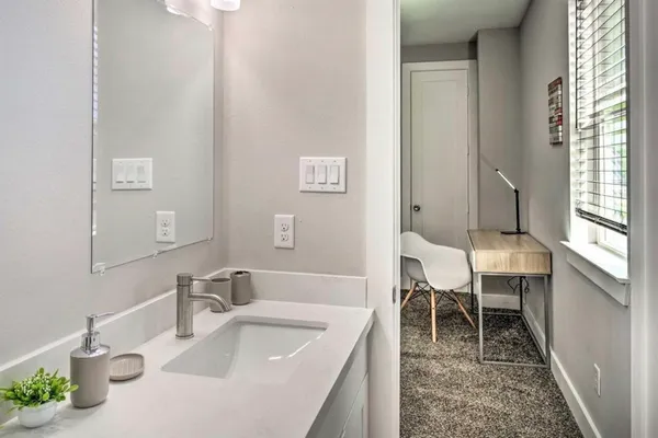 $455,000 | 6403 Bowling Green Street, Houston, TX 77021