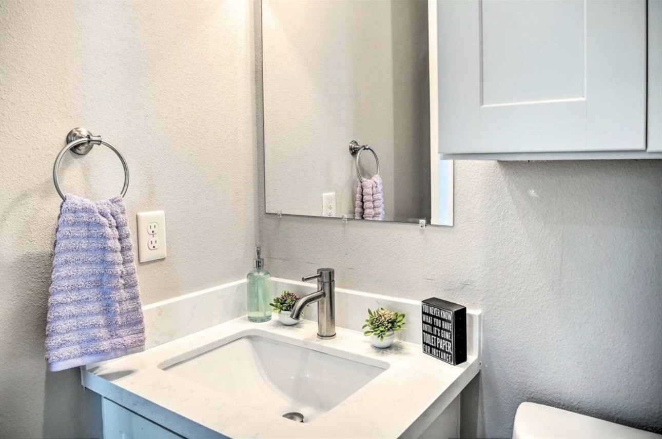 6403 Bowling Green Street Houston, TX 77021 - Photo 28 of 31 a bathroom with a sink vanity and toilet