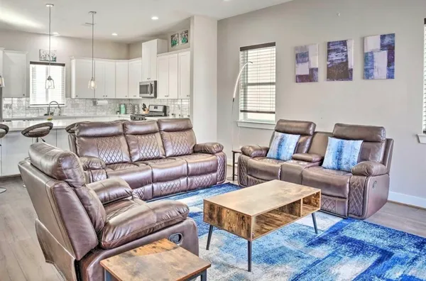 $455,000 | 6403 Bowling Green Street, Houston, TX 77021