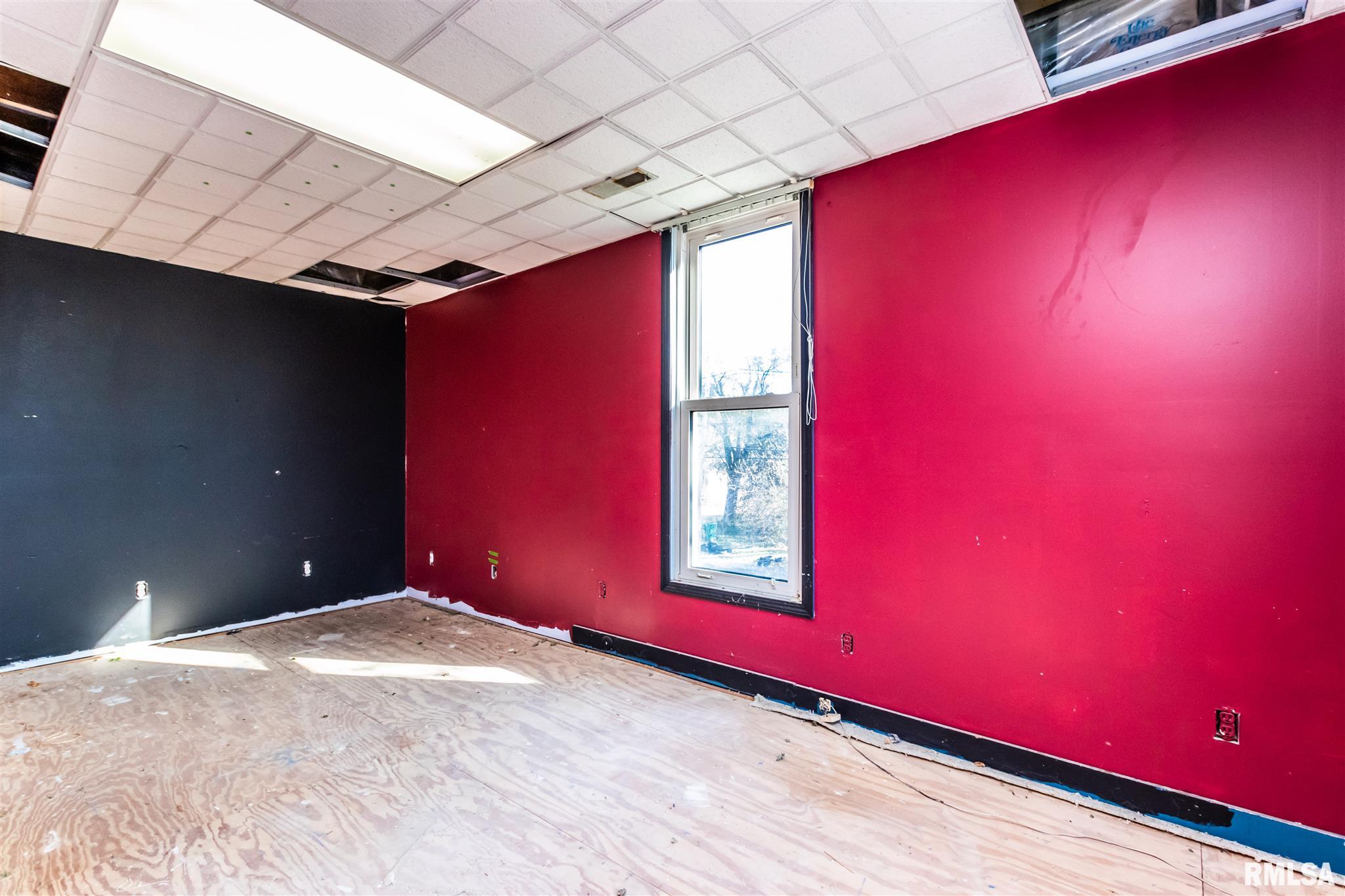 1200 North Sheridan Road Peoria, IL 61606 - Photo 20 of 24 Gallery Image 20