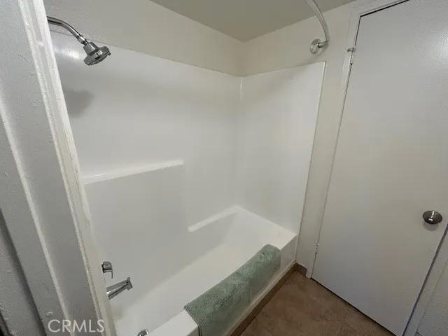 a view of back yard of the house