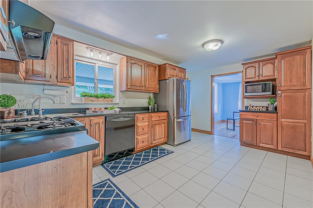 229 McDermott Road Trafford, PA 15085 - Photo 3 of 25 Gallery Image 3
