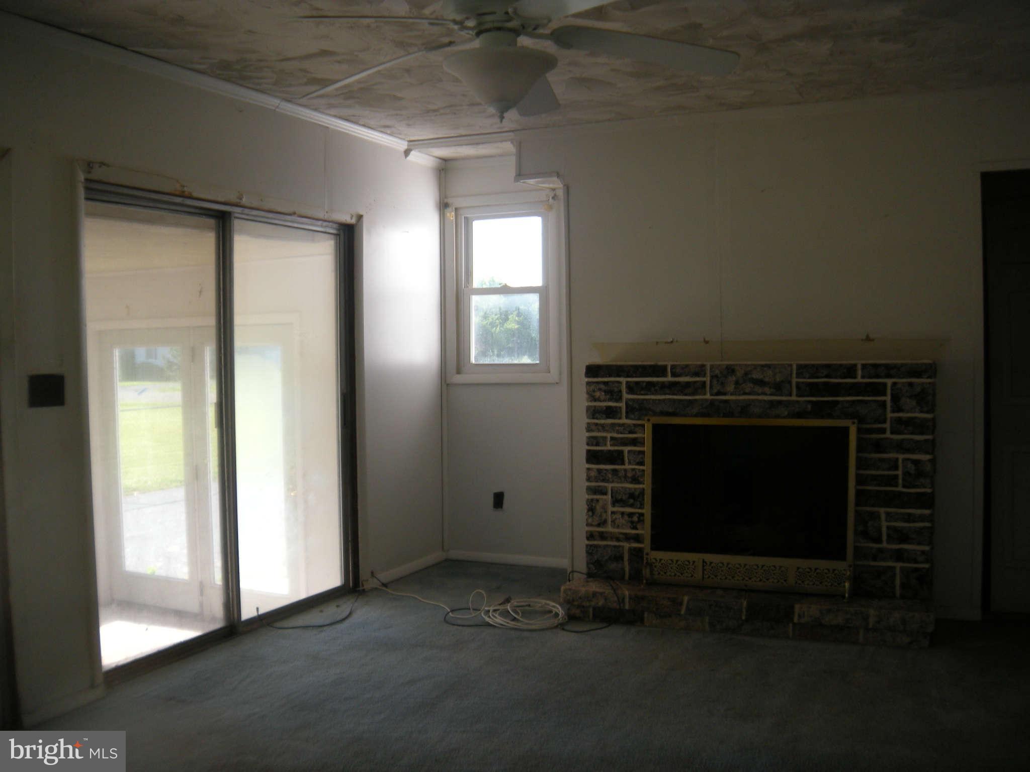 23634 Henry Road Ridgely, MD 21660 - Photo 8 of 16 Family Room