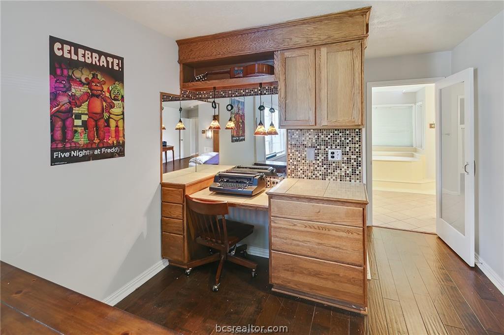 305 West Brookside Drive Bryan, TX 77801 - Photo 25 of 43