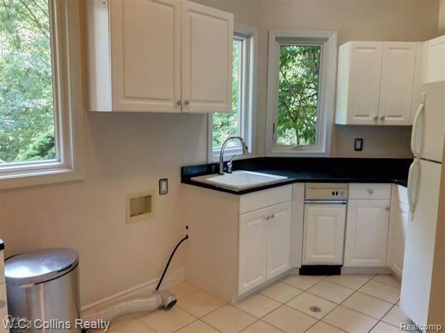 5930 Ronnoco Road Rochester, MI 48306 - Photo 37 of 67 37.JPG