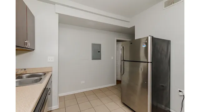 $1,700 | 3734 West Lawrence Avenue, Unit 3, Chicago, IL 60625