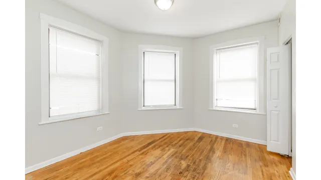 $1,700 | 3734 West Lawrence Avenue, Unit 3, Chicago, IL 60625