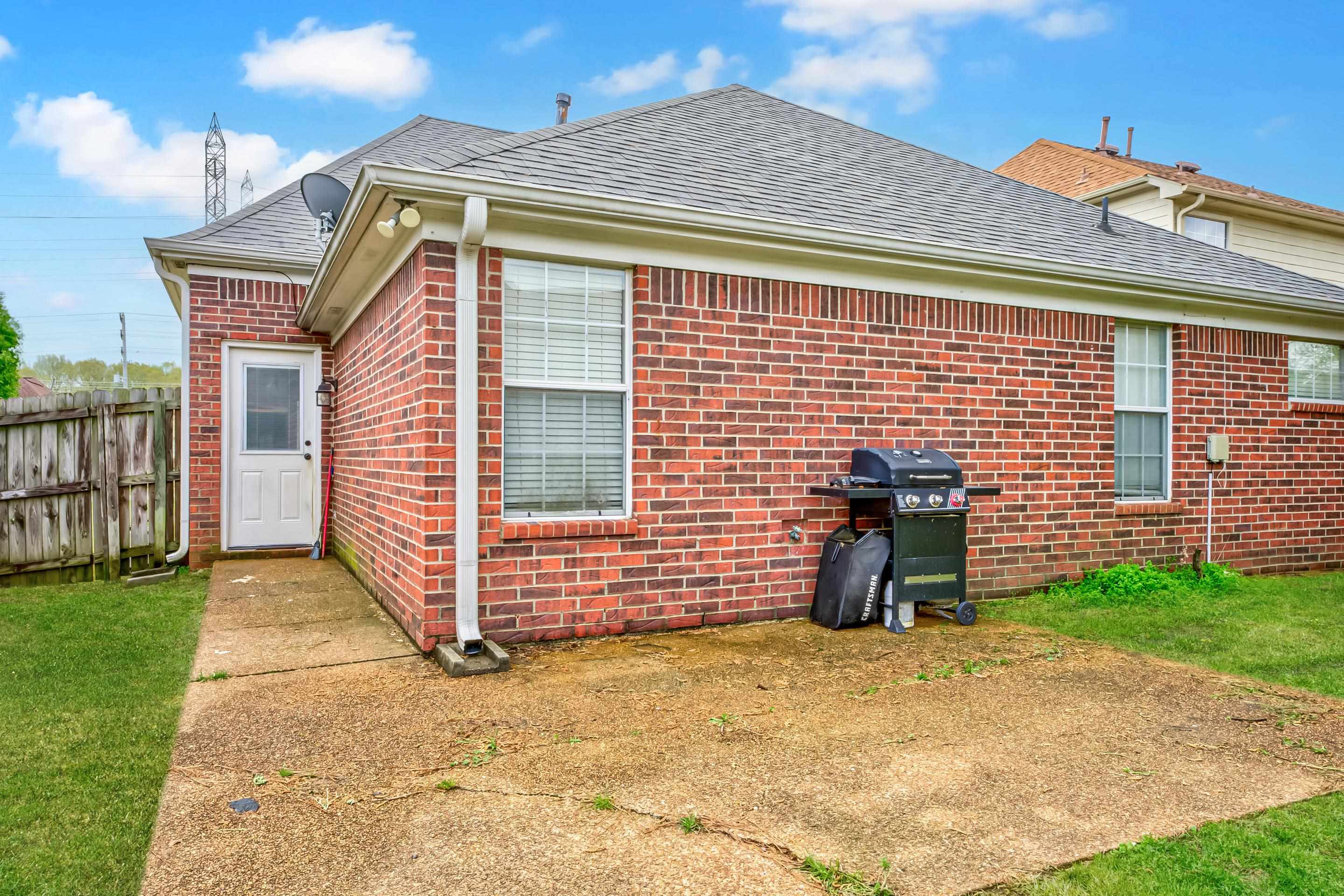 459 North Ericson Road Memphis, TN 38018 - Photo 22 of 27 The patio is perfect for cookouts.