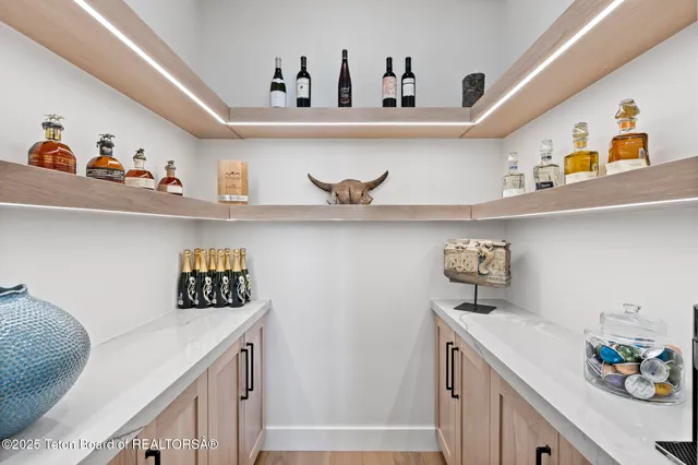 $18,900,000 | 6625 North Lower Cascade Drive, Jackson, WY 83001