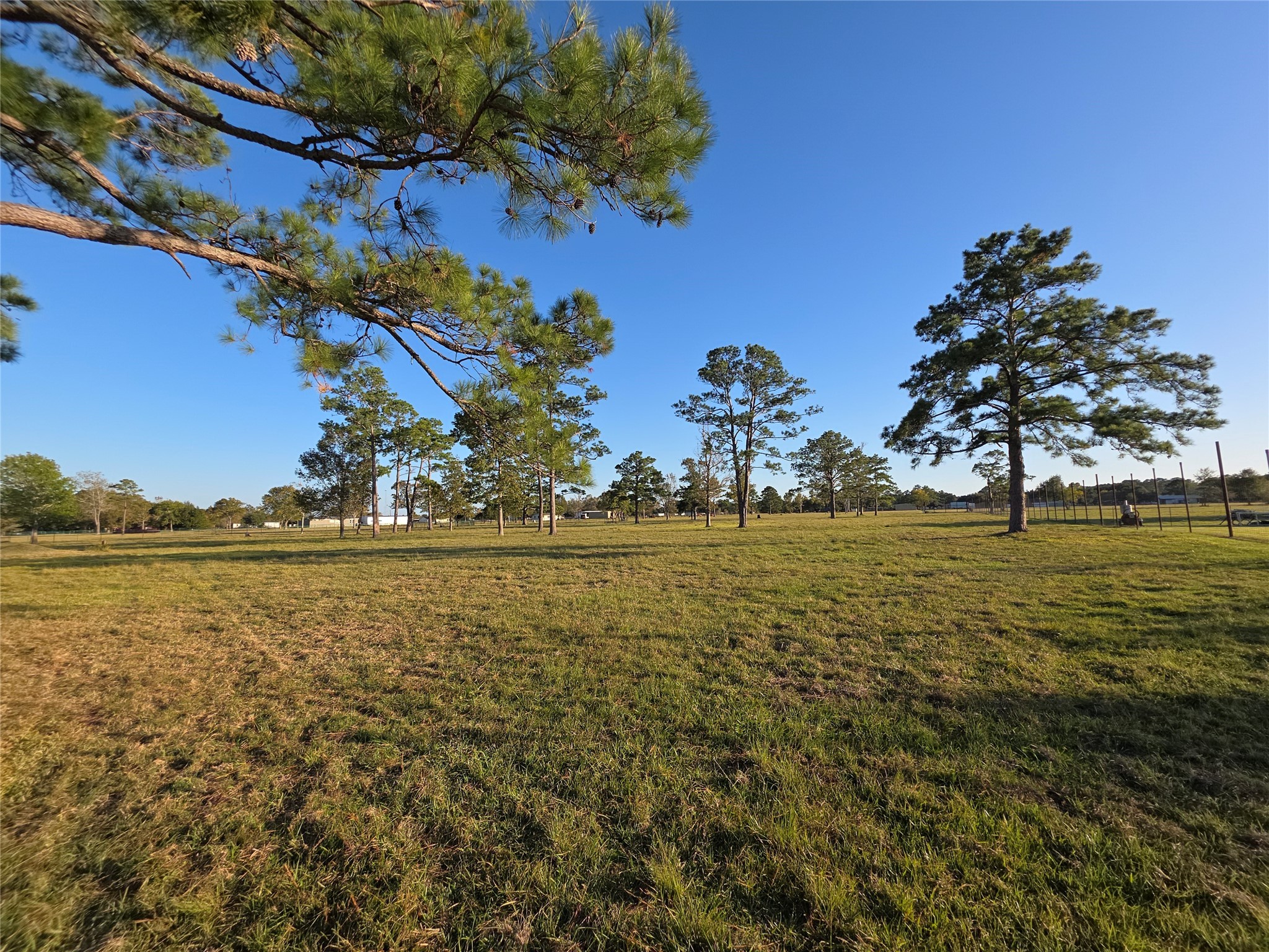 730 County Road 6610 Dayton, TX 77535 - Photo 4 of 14 a view of an ocean