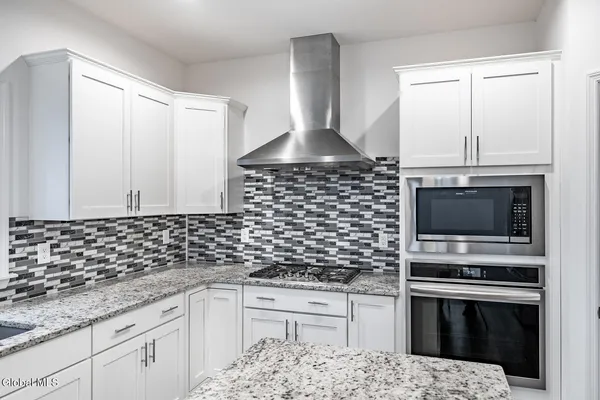 $695,999 | 22 Bergen Place, Niskayuna, NY 12309