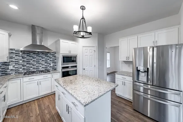 $695,999 | 22 Bergen Place, Niskayuna, NY 12309