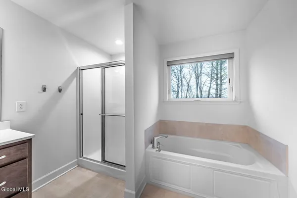 $695,999 | 22 Bergen Place, Niskayuna, NY 12309