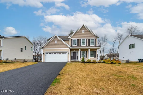 $695,999 | 22 Bergen Place, Niskayuna, NY 12309