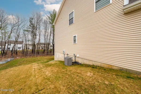 $695,999 | 22 Bergen Place, Niskayuna, NY 12309