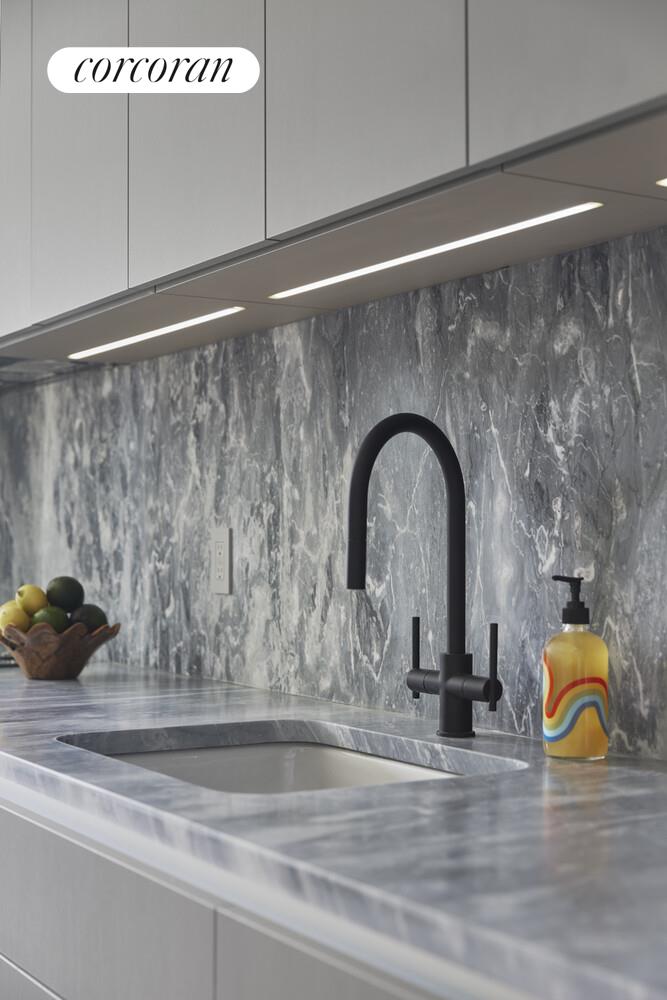 547 West 47th Street, Unit 507 Manhattan, NY 10036 - Photo 3 of 29