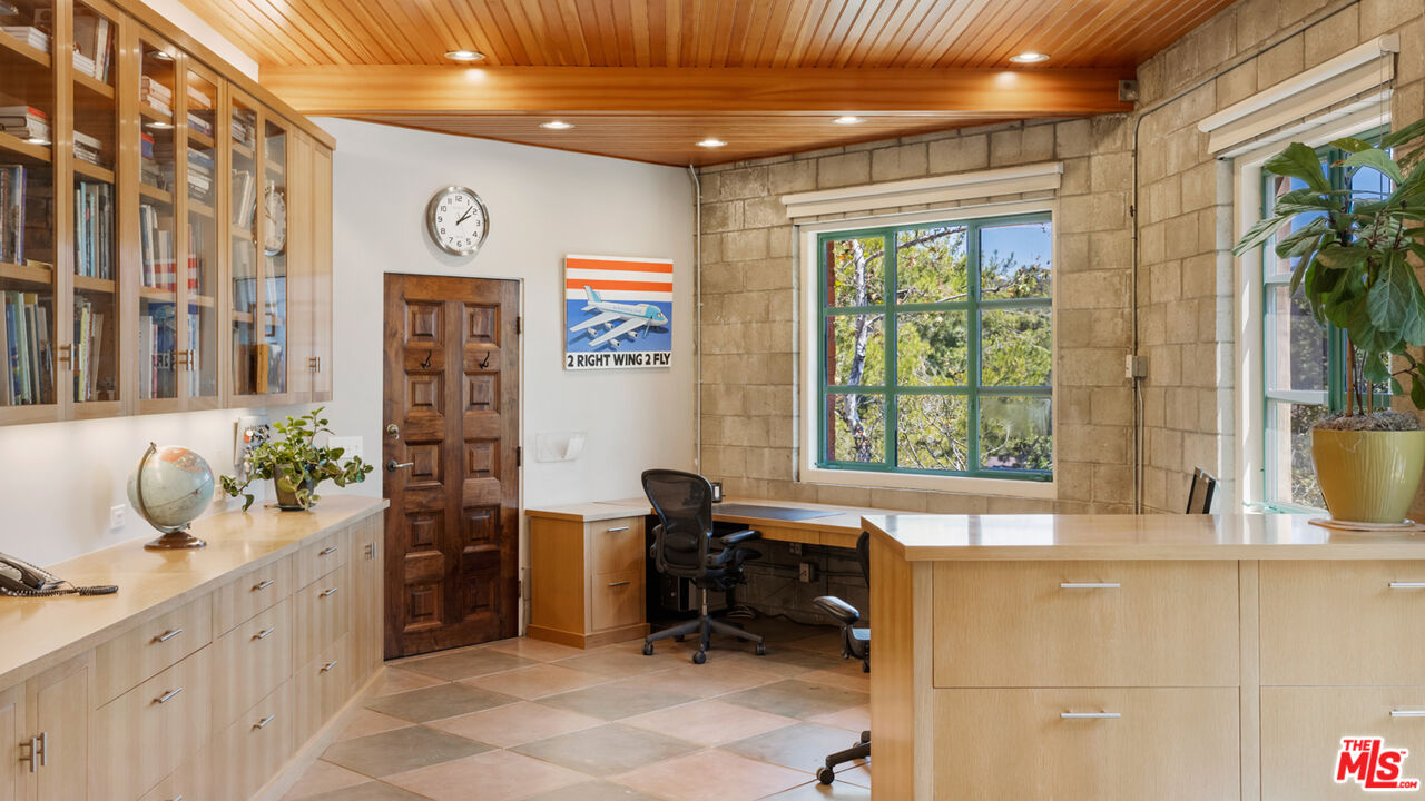 635 Greenleaf Canyon Road Topanga, CA 90290 - Photo 4 of 63