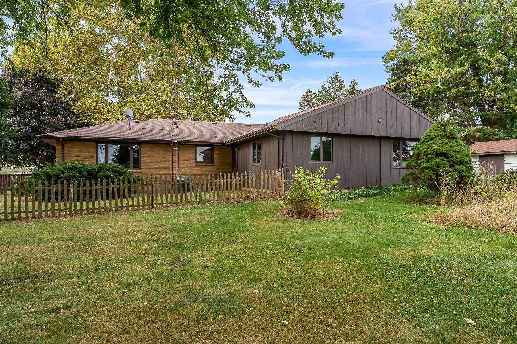 5553 North Mulford Road Monroe Center, IL 61052 - Photo 10 of 49