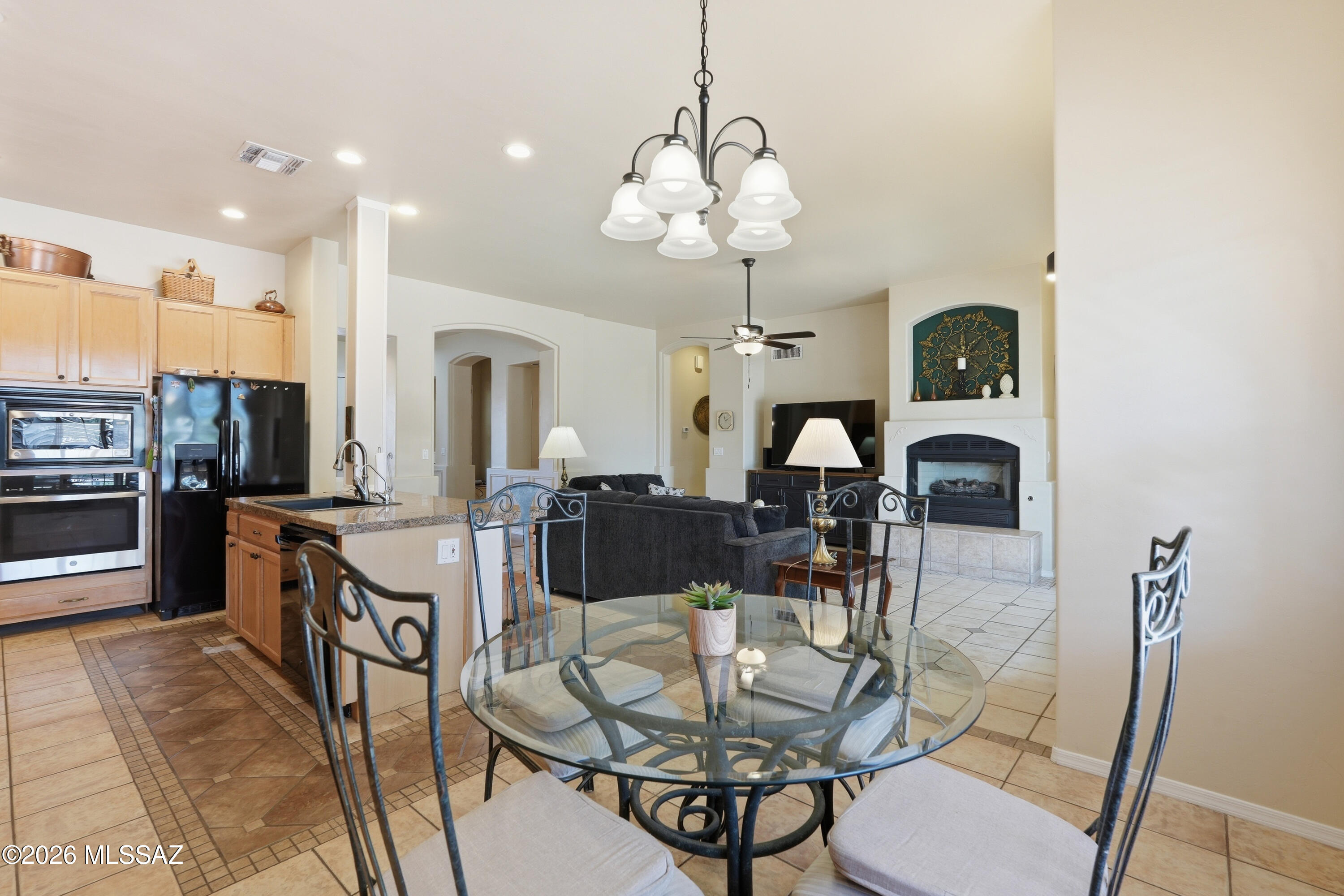 7693 West Sunlark Way Tucson, AZ 85743 - Photo 6 of 43