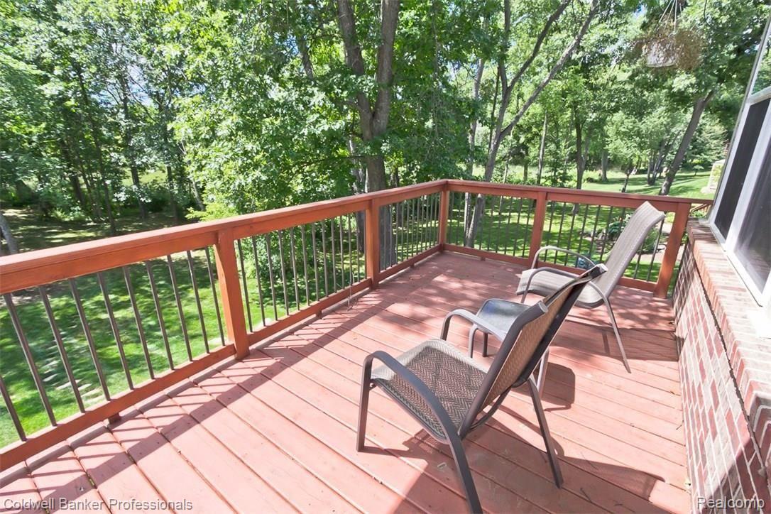 1098 Riverside Street Milford, MI 48381 - Photo 14 of 35 IMG_4565.jpg