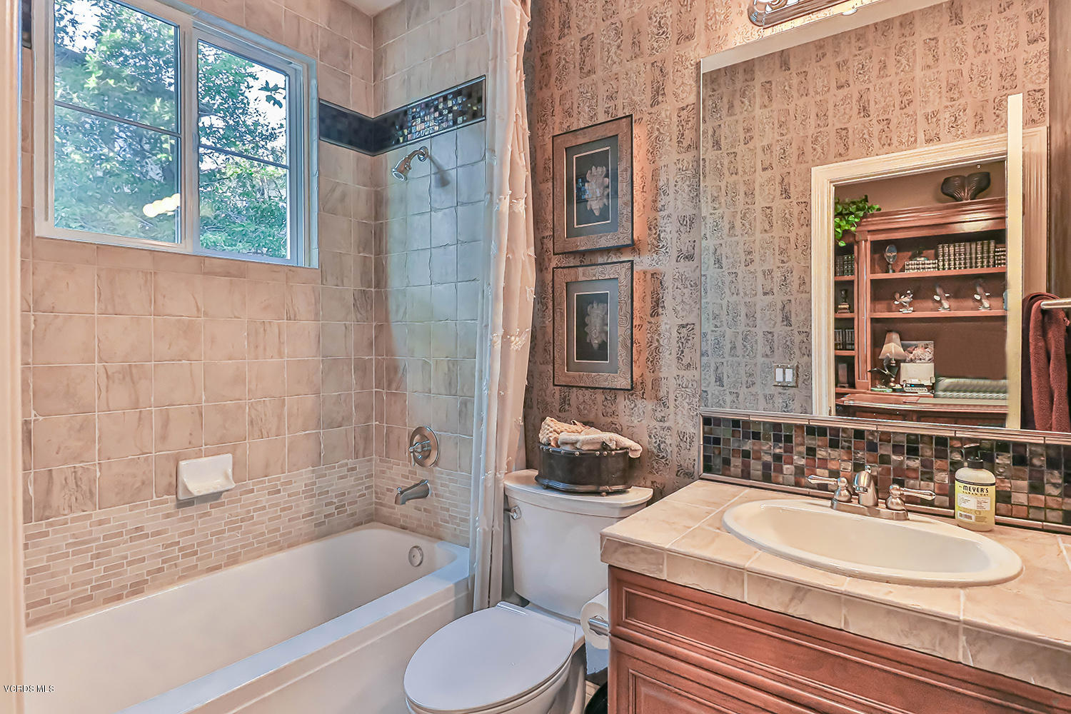 457 Vineyard Drive Simi Valley, CA 93065 - Photo 15 of 65 a bathroom with a sink a toilet and bathtub
