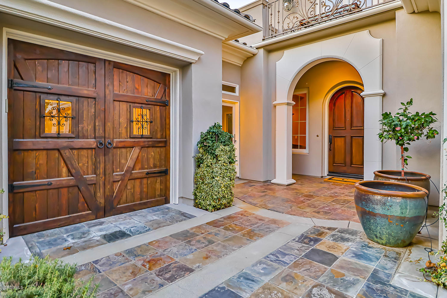 457 Vineyard Drive Simi Valley, CA 93065 - Photo 6 of 65 aFront7