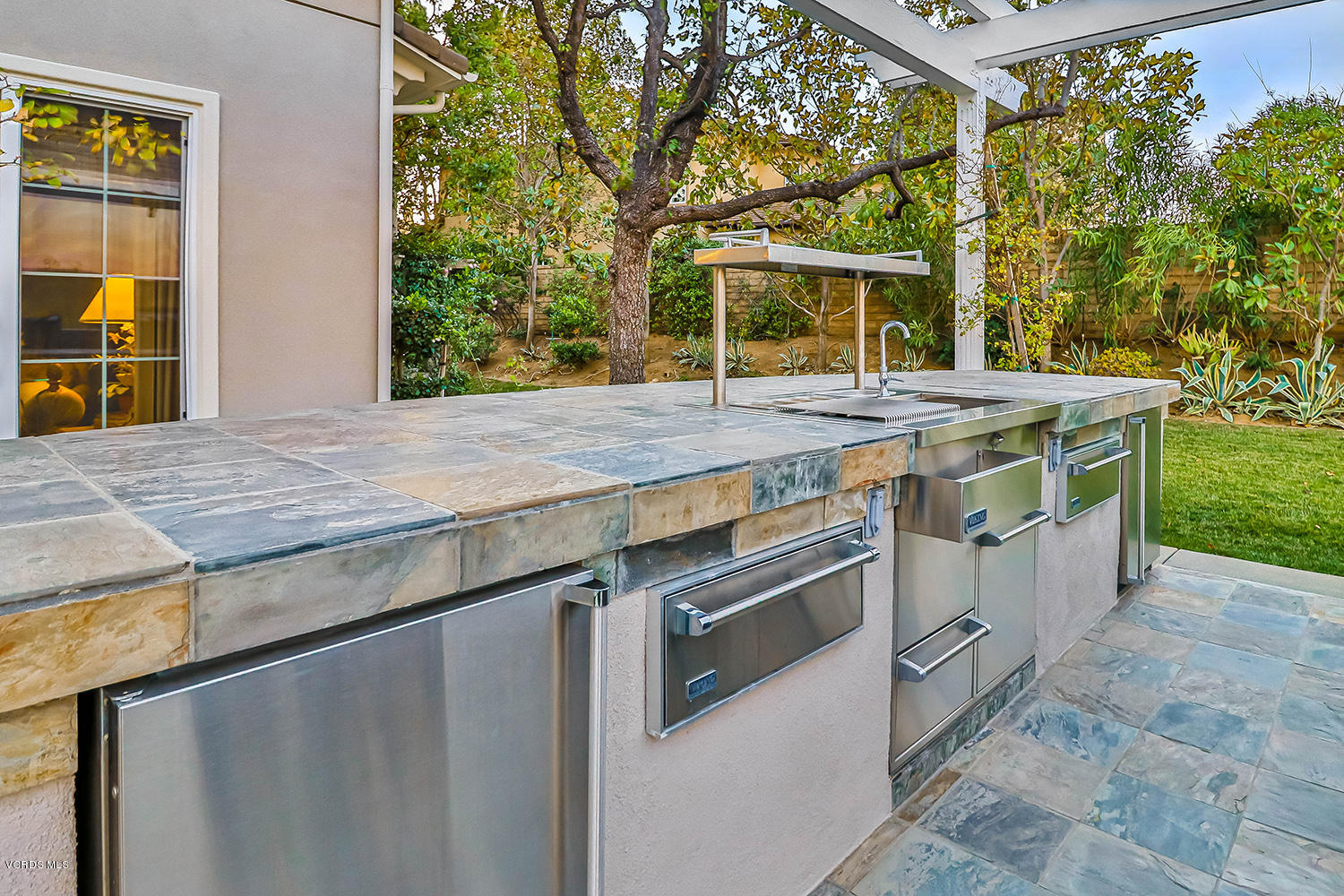 457 Vineyard Drive Simi Valley, CA 93065 - Photo 55 of 65 pBackyard6