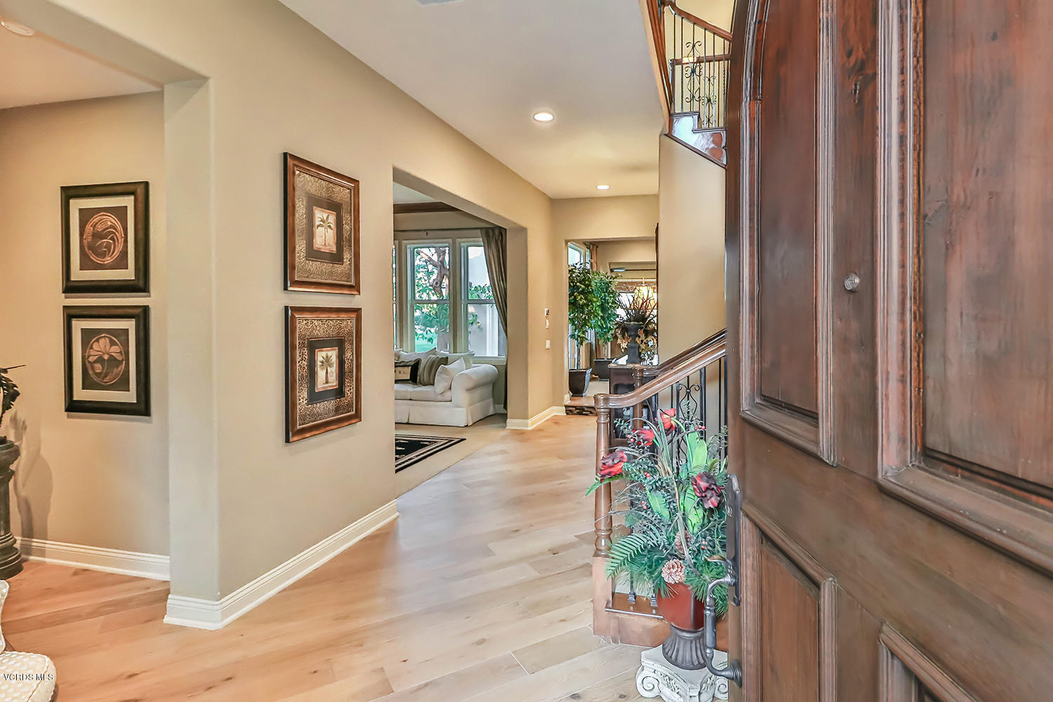 457 Vineyard Drive Simi Valley, CA 93065 - Photo 7 of 65 bEntry1