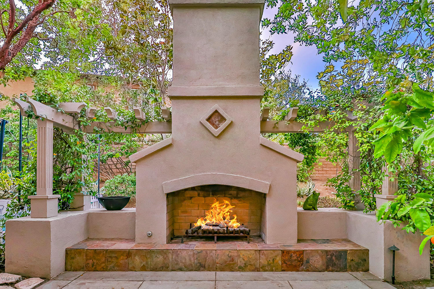 457 Vineyard Drive Simi Valley, CA 93065 - Photo 64 of 65 pBackyard15