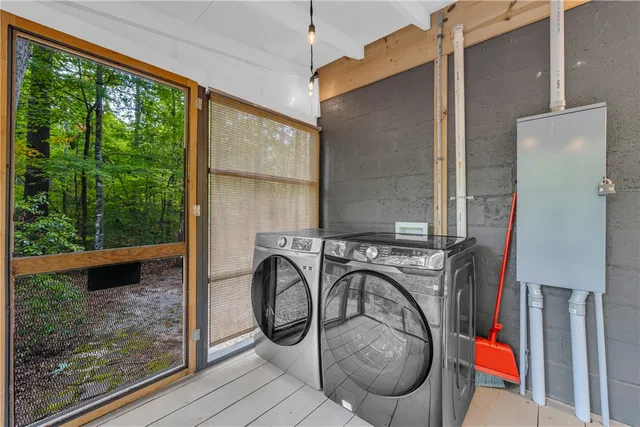 $375,000 | 525 Blueberry Lane, Mountain Rest, SC 29664