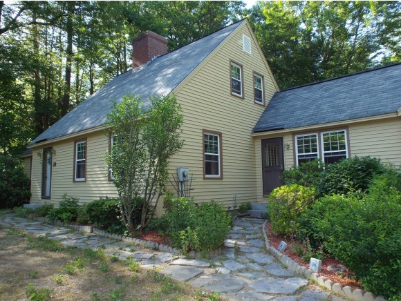28 Albin Road Bow, NH 03304 - Photo 2 of 31