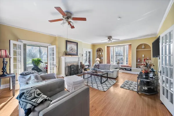 $299,500 | 300 Southeast 5th Street, Kerens, TX 75144