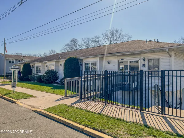 $249,500 | 1 Connecticut Court, Unit 843, Matawan, NJ 07747