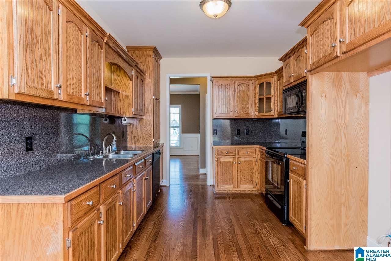 655 Ridgefield Way Odenville, AL 35120 - Photo 9 of 44