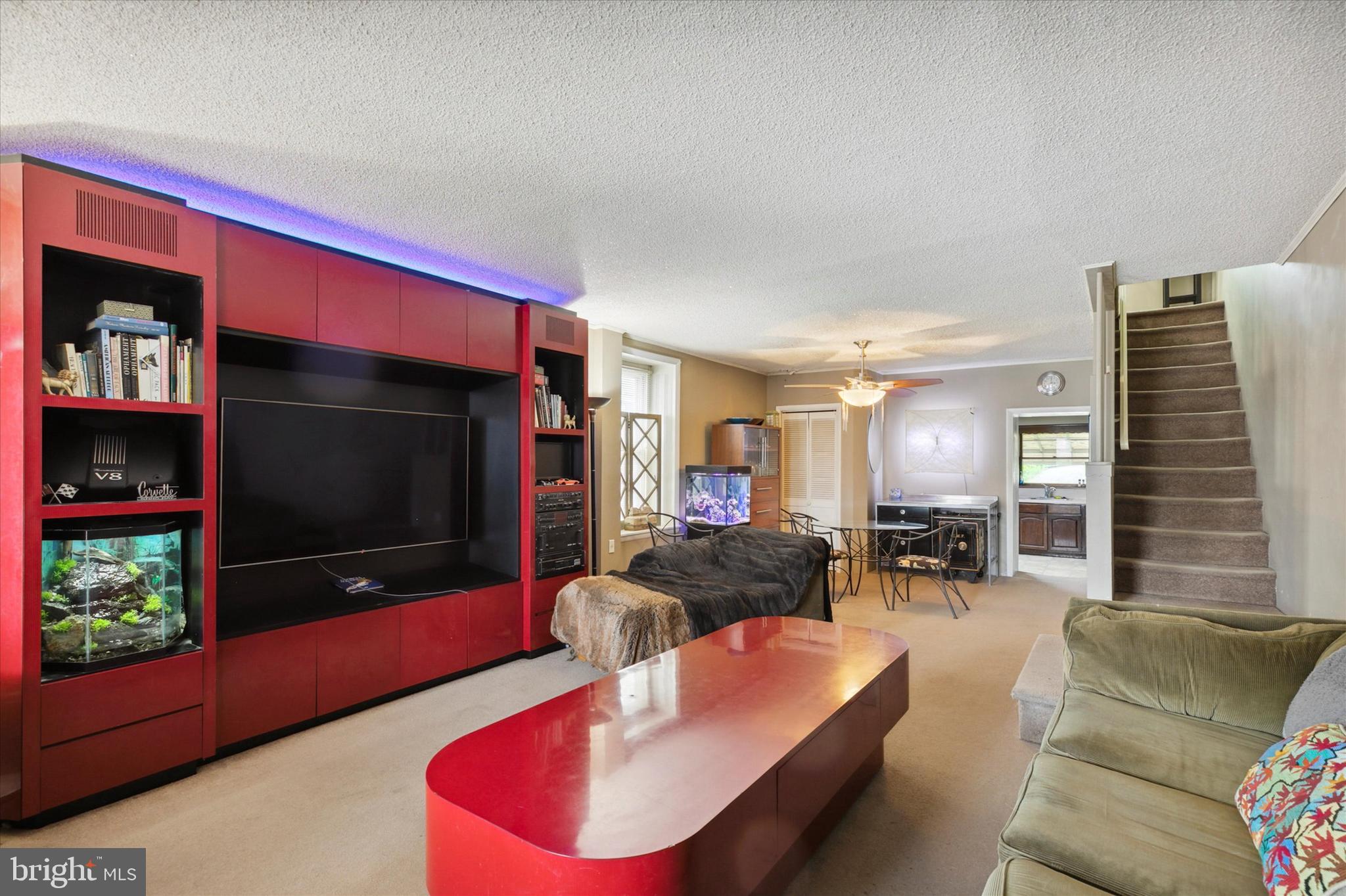 455 Delmar Street Philadelphia, PA 19128 - Photo 3 of 25