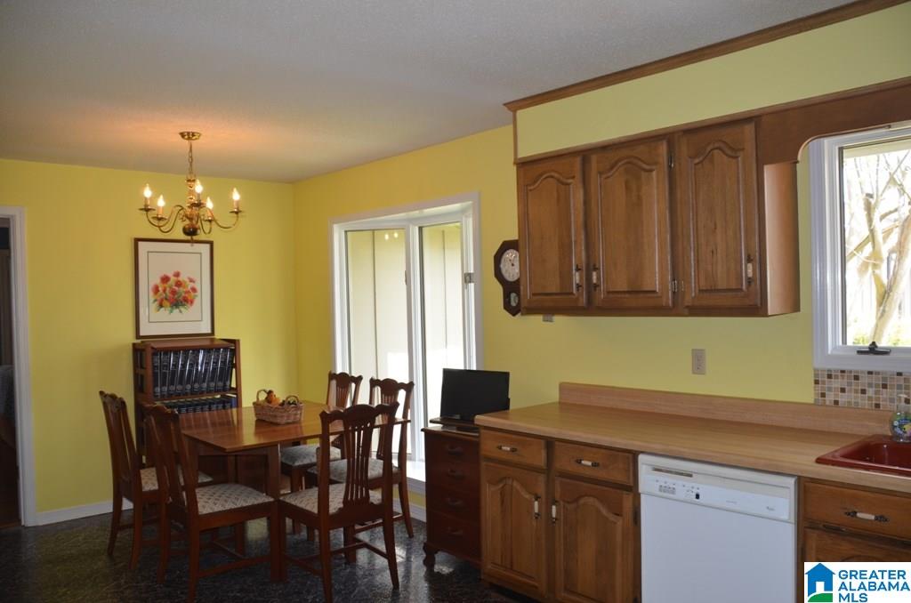 708 Hillyer High Road Anniston, AL 36207 - Photo 6 of 45