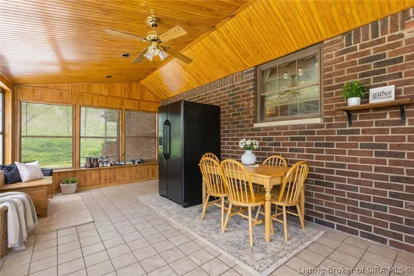 $425,000 | 8900 Turkey Farm Road Northwest, New Salisbury, IN 47161