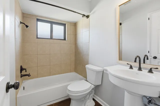 $1,900 | 3721 Avenue R, Rosenberg, TX 77471