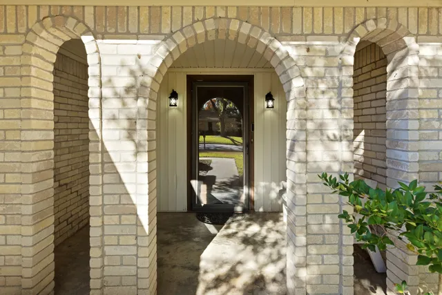 $1,900 | 3721 Avenue R, Rosenberg, TX 77471