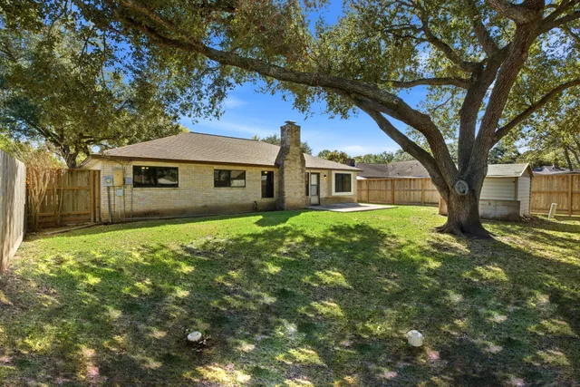 $1,900 | 3721 Avenue R, Rosenberg, TX 77471